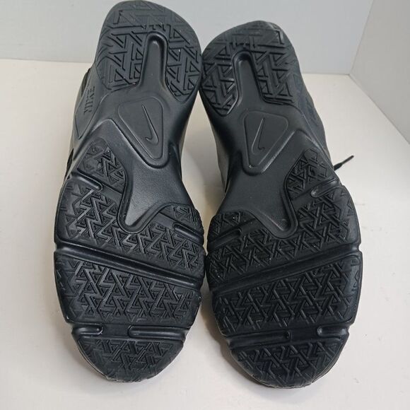 Nike Legend Essential 2 Men's size 10.5M Training Sneaker - Picture 7 of 9